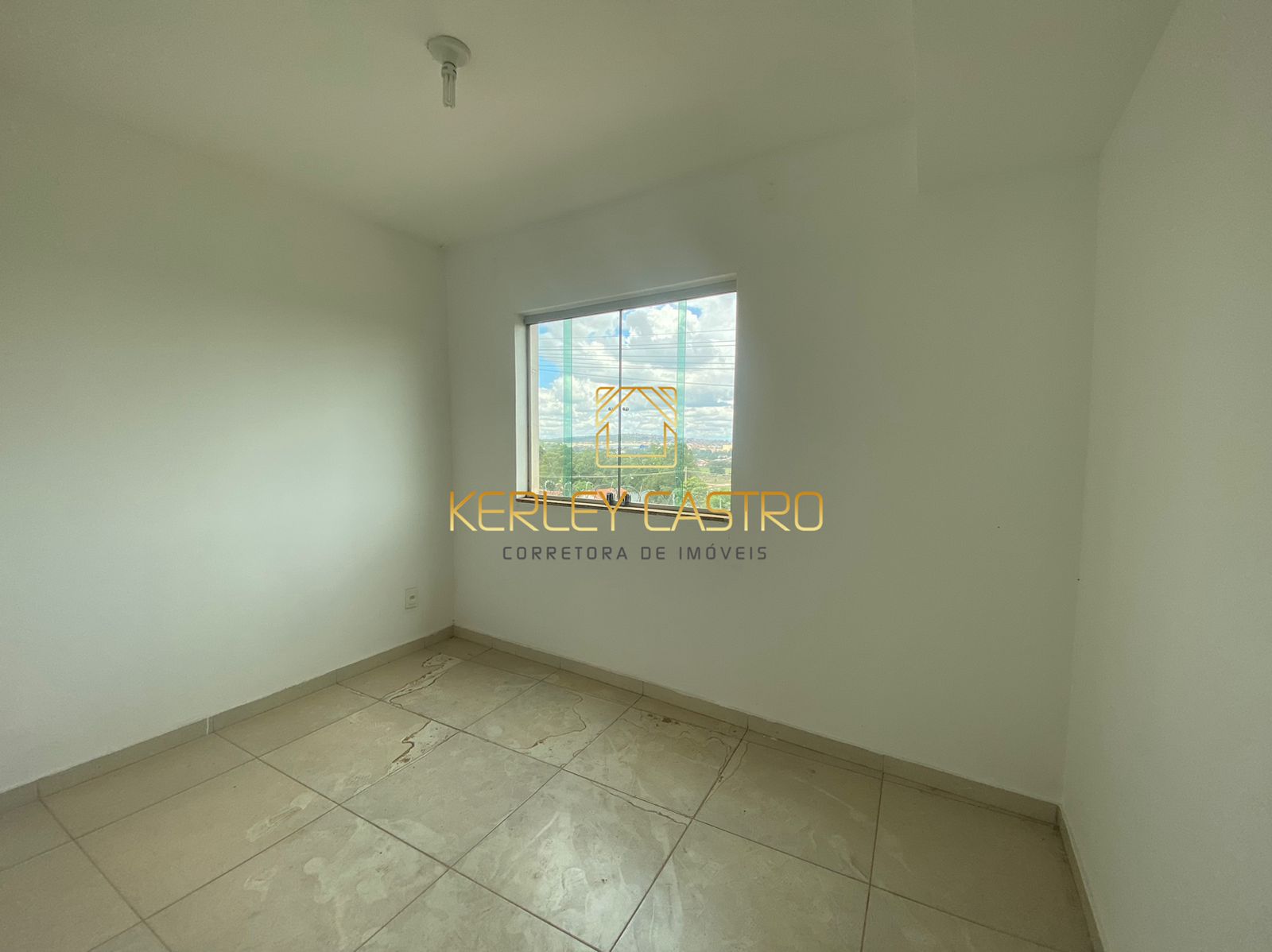 VENDO APARTAMENTO COM SUÍTE NO BAIRRO N.S FÁTIMA